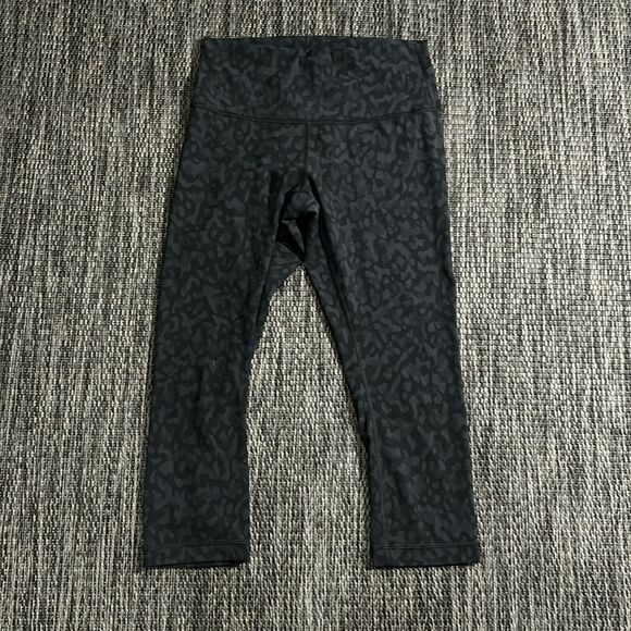 Lululemon Wunder Under Crop (High-Rise) *Full-On Luxtreme 21.5” - Picture 1 of 8